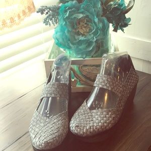 St John’s Bay silver/grey platform shoes new